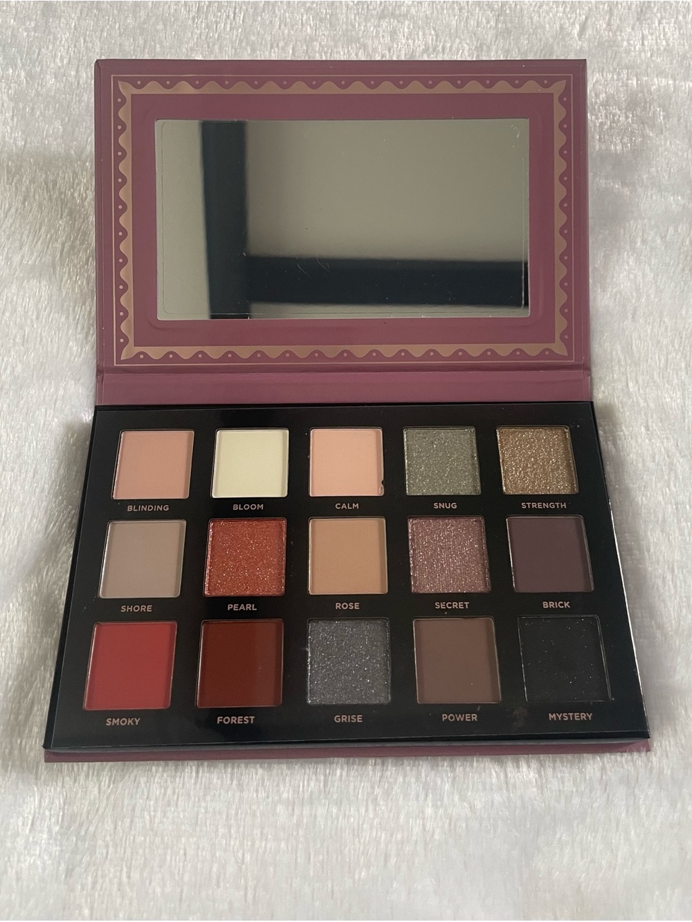 Ace Beaute smoky roses eyeshadow palette
